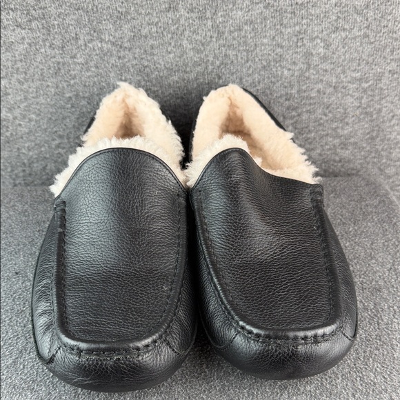 UGG Men\'s Ascot Black Leather Indoor/Outdoor Slippers  Size 13 main image 8